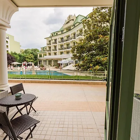 Apartcomplex Splendid 3* Saints Constantine and Helena