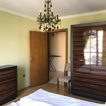 Apartcomplex Splendid Saints Constantine and Helena