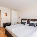 Apartcomplex Splendid Saints Constantine and Helena
