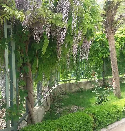 Apartcomplex Splendid Saints Constantine and Helena