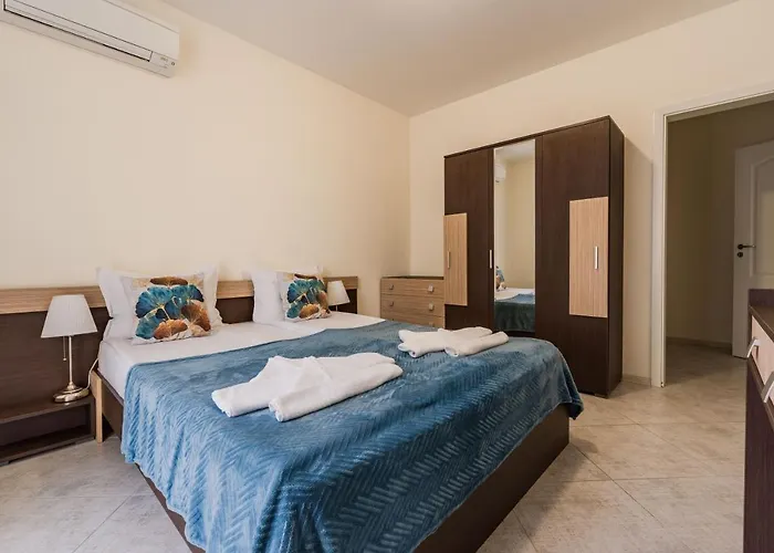 Apartcomplex Splendid アパートホテル 3*